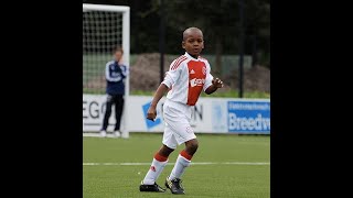 Jayden Braaf Ajax F1 Ereronde Ajax jeugd kampioenen seizoen 20102011 [upl. by Ominorej]